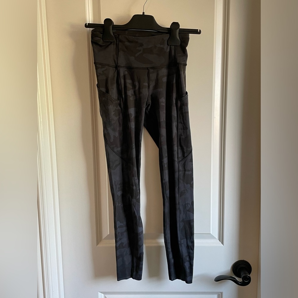 Luluemon camo leggings with pockets